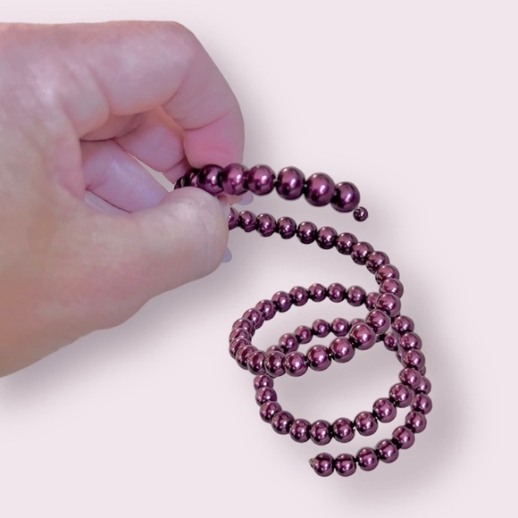 Deep Magenta Pearl Beaded Wrap Bracelet in Excellent condition - Picture 3 of 6